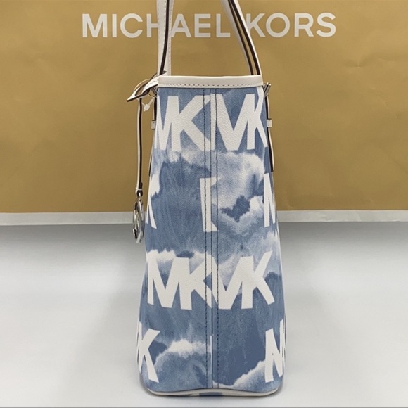 MICHAEL KORS MEDIUM CARRYALL TOTE PALE BLUE - Picture 2 of 15